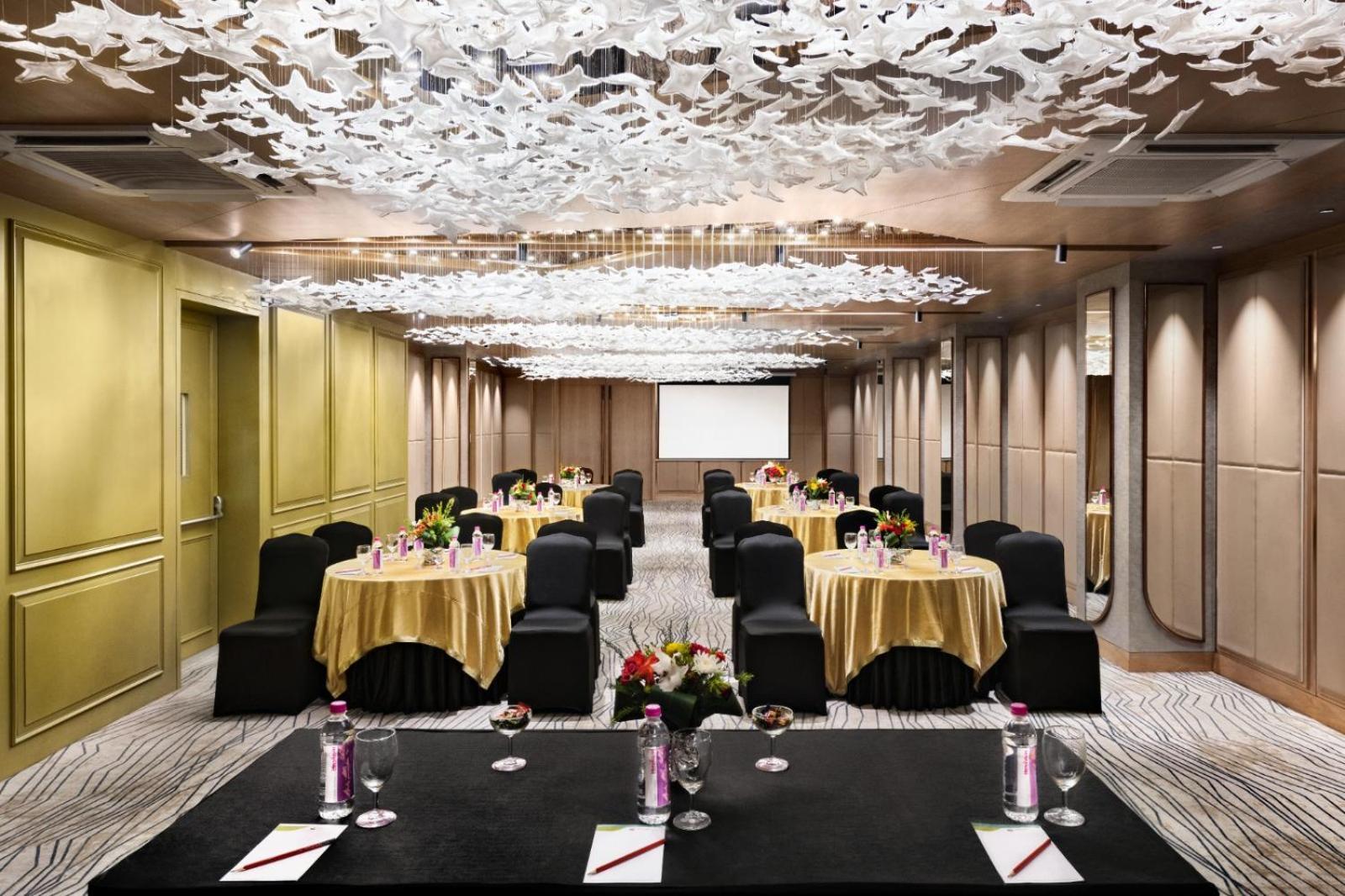 Ramada Encore By Wyndham Siliguri Sevoke Road エクステリア 写真
