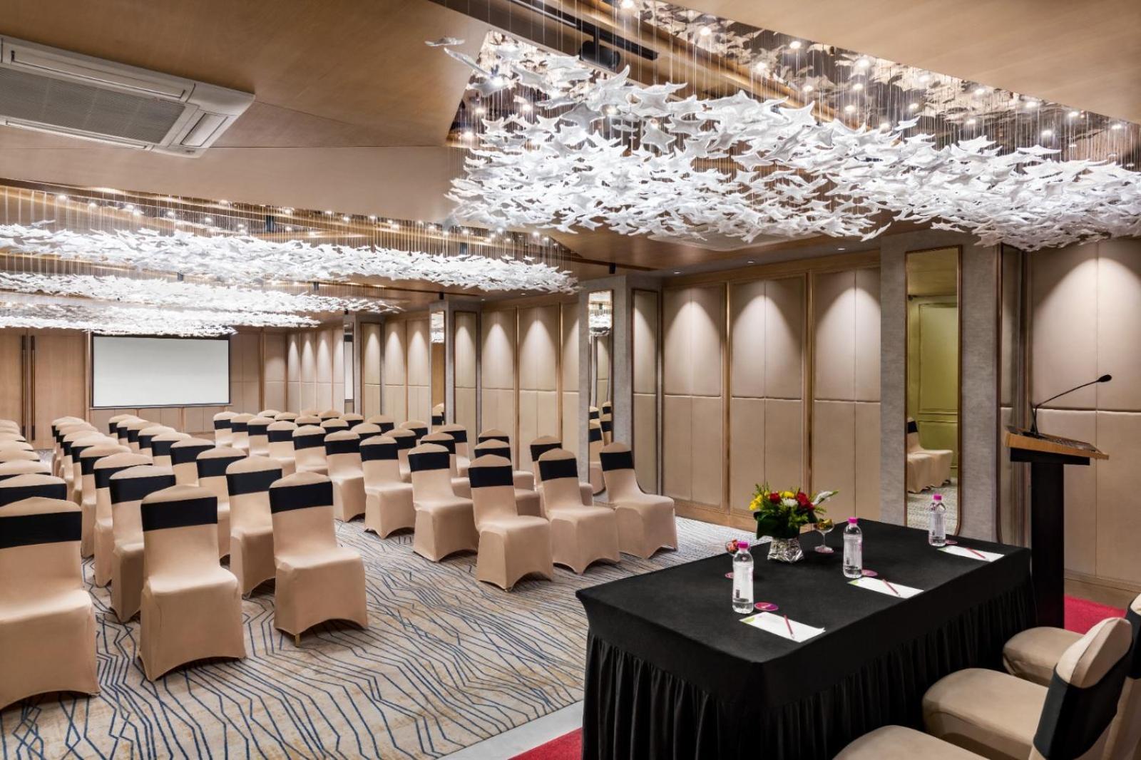 Ramada Encore By Wyndham Siliguri Sevoke Road エクステリア 写真
